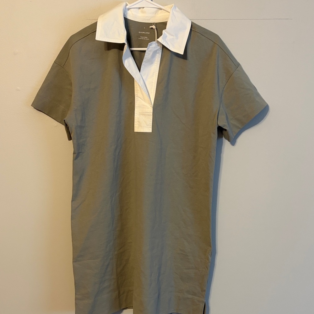 Everlane Fog Short-Sleeve Polo dress with White Contrast Collar. Small. 💯 cotton